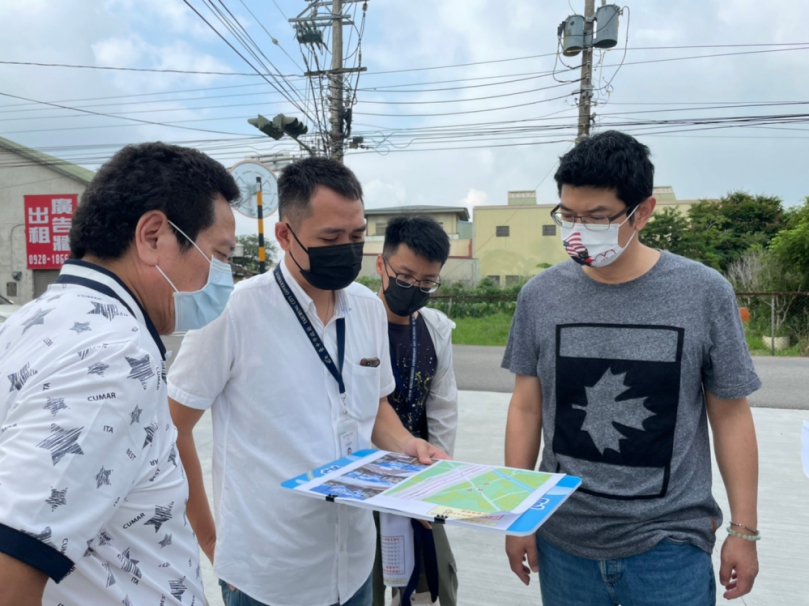 台中神岡三社路大富路口狹窄難通行  市議員周永鴻會勘爭取拓寬