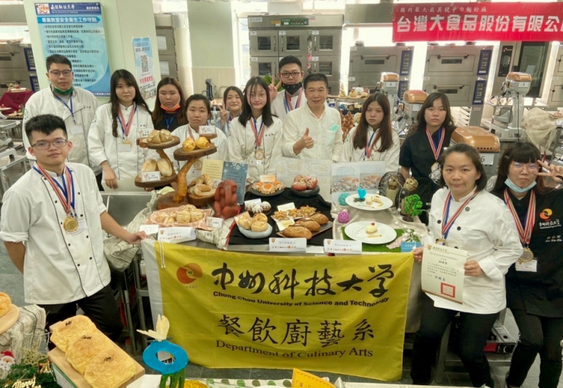 ﹁南開聖誕盃﹂烘焙廚藝大賽，中州勇奪「一金二銀四銅﹂佳績。（照片中州提供）
