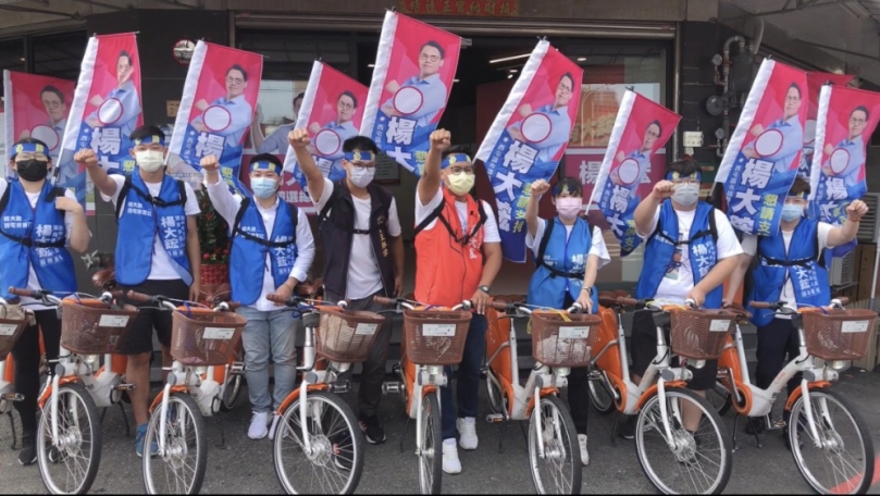 有大鋐西屯會更紅！台中市議員候選人楊大鋐騎Youbike到選委會登記