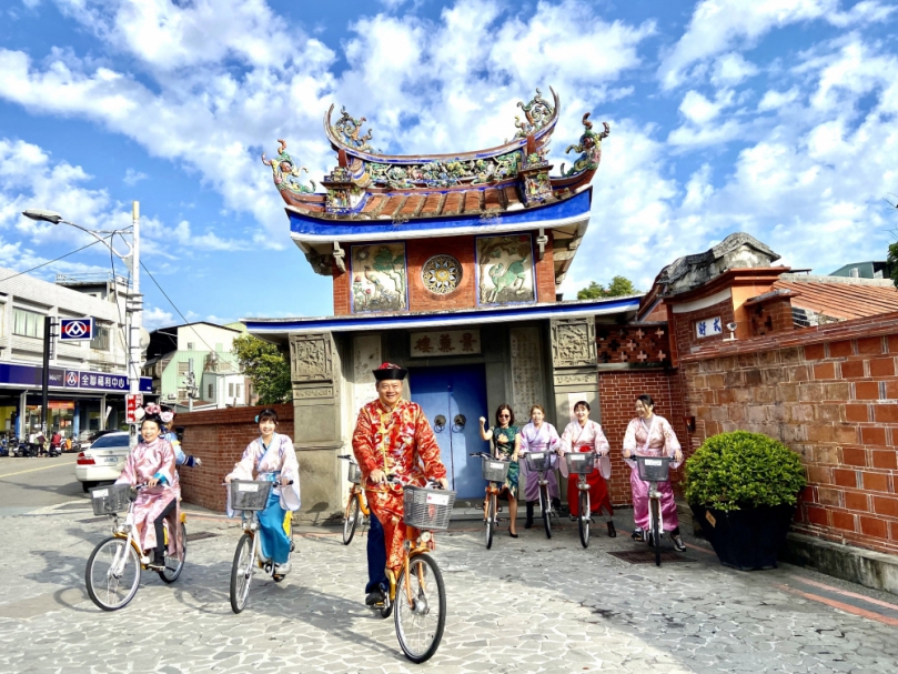 新「騎」觀！YouBike玩穿越漫遊台中霧峰林家花園