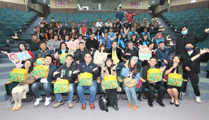 台北市大安高工教師會團購雲林水林優質地瓜 副縣長謝淑亞等人到大安高工感謝並健康開箱！