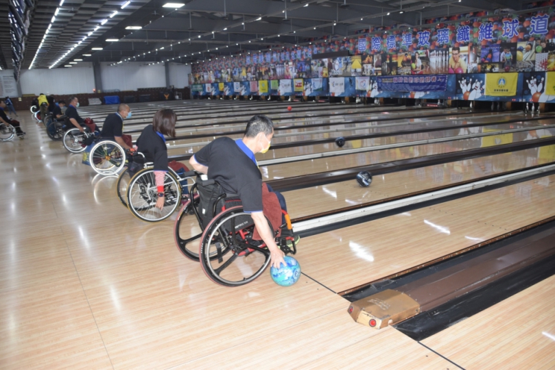 「全國脊髓損傷輪椅保齡球錦標賽」，大贏家保齡球館登場。（照片彰脊提供）
