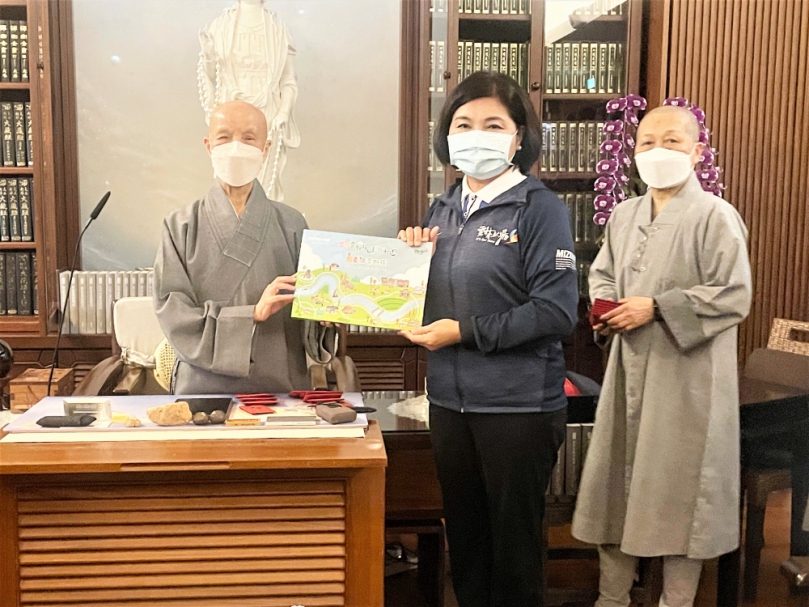 雲林縣長張麗善率縣府團隊拜會證嚴上人 感謝慈濟長期對雲林的幫助 證嚴上人期勉：幫助人就是在造福〜