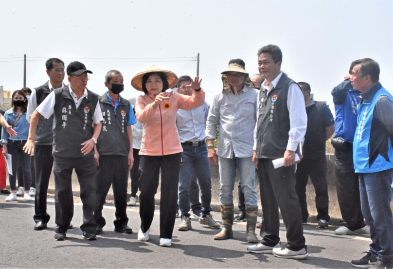 雲林縣長張麗善等人會勘口湖成龍濕地停車場設置 創造觀光、保育、安全三贏〜