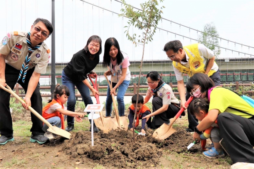 2023雲林「減碳生活行動年」-斗南愛地球減碳植樹活動 他里霧埤公園優植上場！