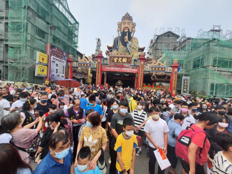 玄天上帝壽誕，員林衡文宮頒發真武獎學金。（照片記者林碧珠攝）