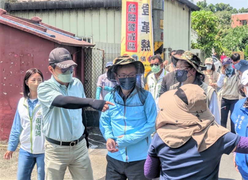 中央與地方同心抗疫！衛福部長薛瑞元視察雲林古坑荷苞地區登革熱疫情 允諾相關防治經費衛福部支持到底！