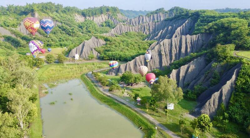 高雄熱氣球週六起升空俯瞰月世界、愛河美景