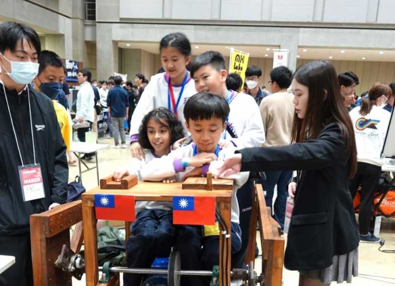 嘉義市蘭潭國中「巨獸二代」驚艷Maker Faire Tokyo 2023 台灣創客輝煌亮相！