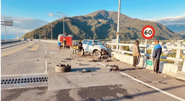 金崙大橋北端2車車禍1人死亡