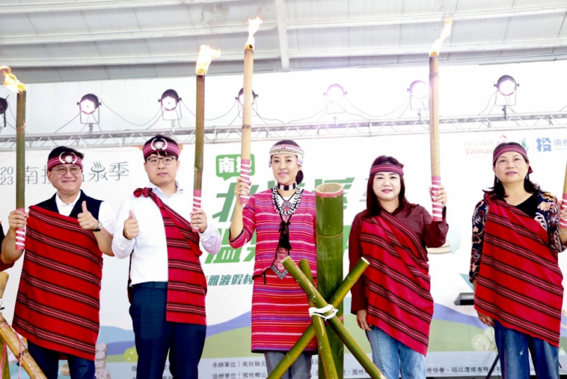 北港溪溫泉嘉年華開幕吸6千人潮 許縣長邀大家來泡好湯嚐美食喝咖啡