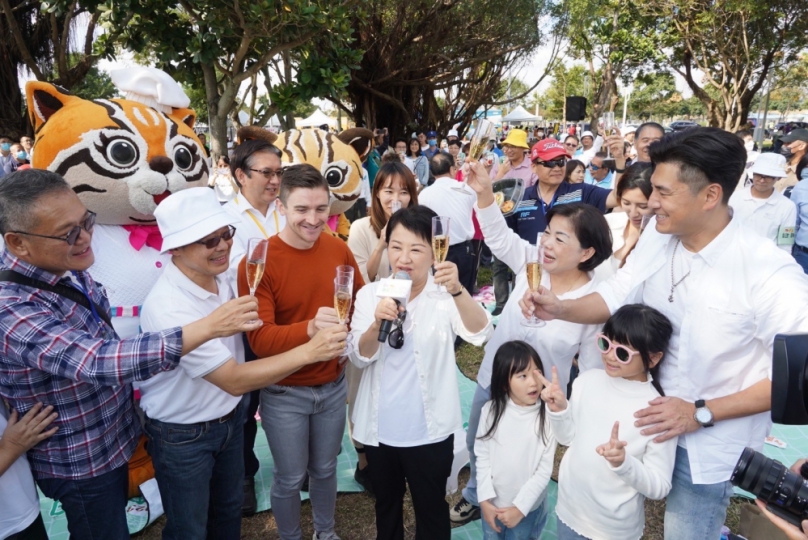 台中第二屆野餐日大成功   首屆代言人阿布、網紅小貝回娘家同樂