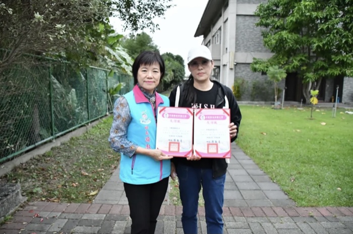吉安鄉境民宿業牽起劇變災害援助｜游淑貞贈感謝狀致敬友善大愛傳芳
