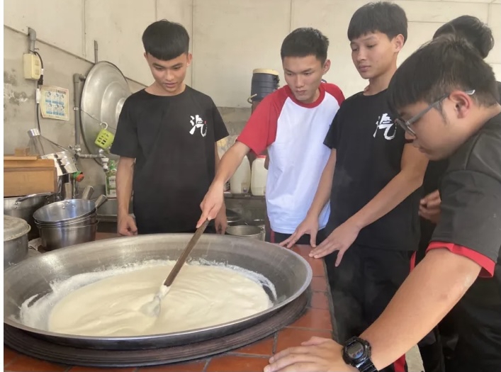 泥火山豆腐｜國立光復商工學生攜手羅山農家體驗，透過活動鼓勵學生實踐環保理念！