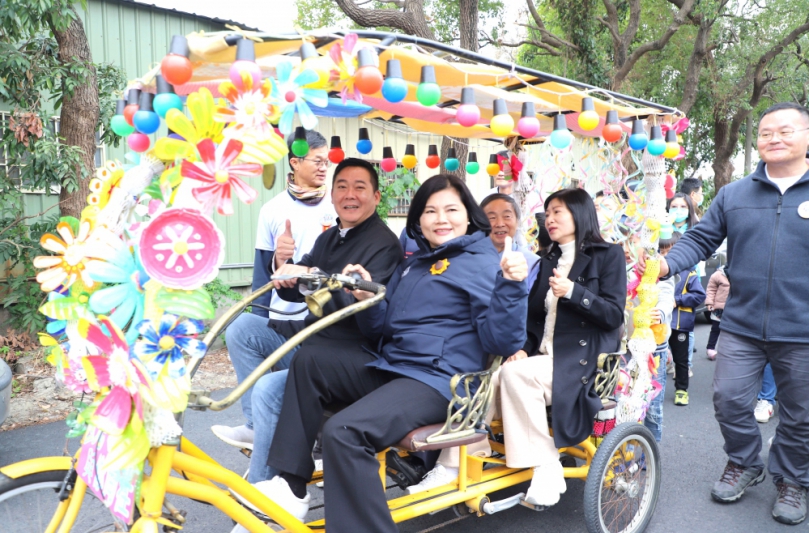 創意花車低碳樂悠遊〜雲林縣環保局邀縣民「龍來拚環境」 打造清淨家園迎龍年〜