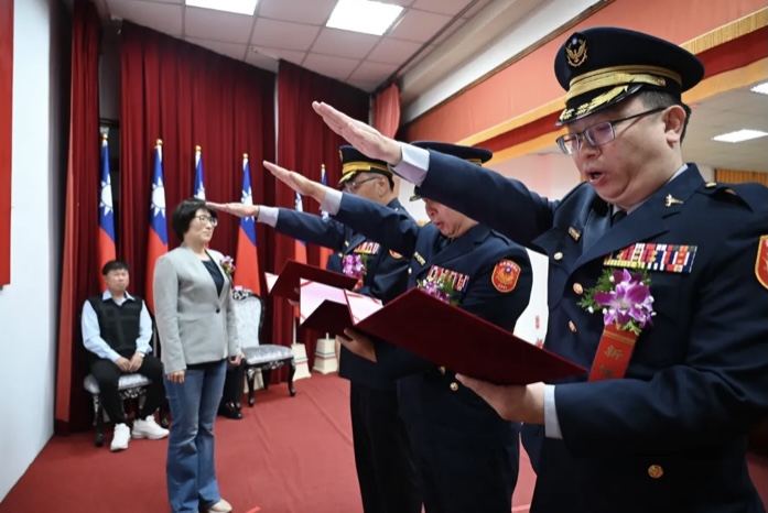 臺東縣警察局新任督察長等官警聯合交接布達典禮｜饒縣長期勉共同守護臺東治安交通