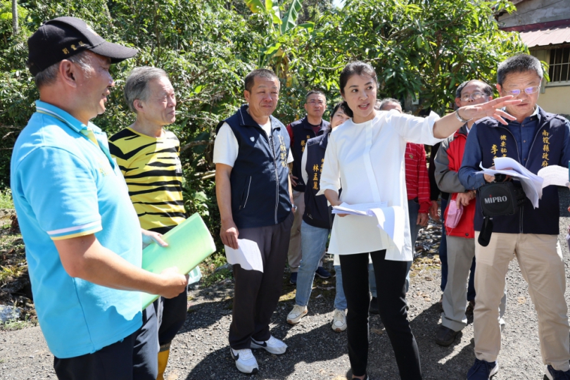 許縣長竹山會勘 竹夢公園旁規畫增設寵物公園