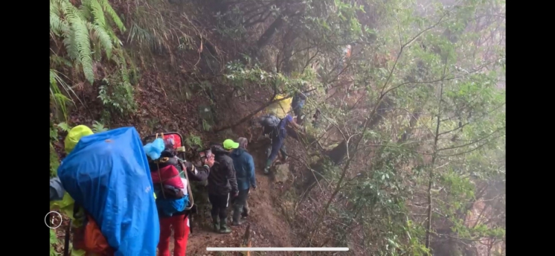 三峽登山社登山  林女南鞍營地附近不慎墜崖魂斷白雪村  竹崎阿里山警消協助救援