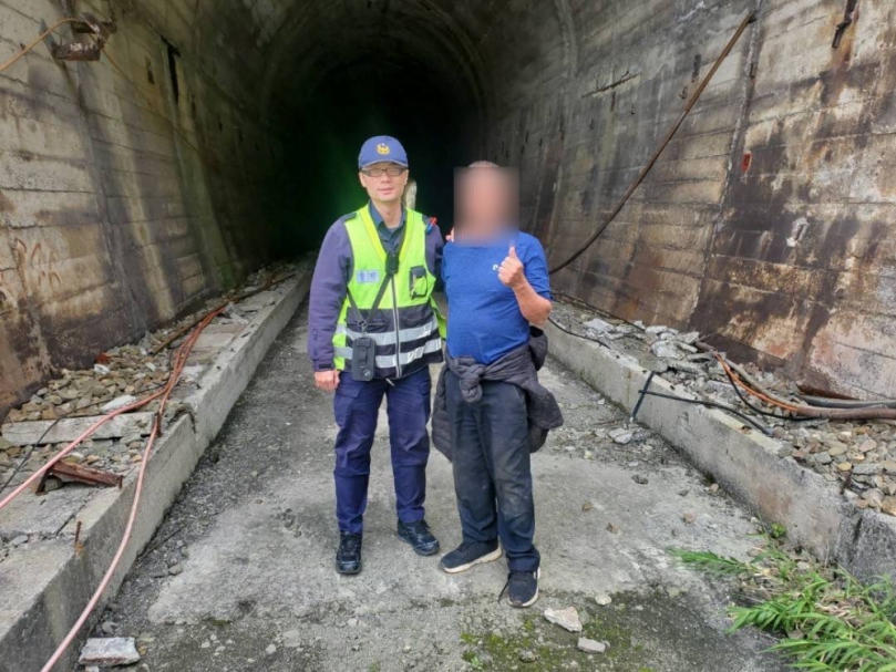 叢林歷險記｜獼猴引路，桃園遊客穿越時空隧道，深陷蠻荒求救，大武警救援解圍！