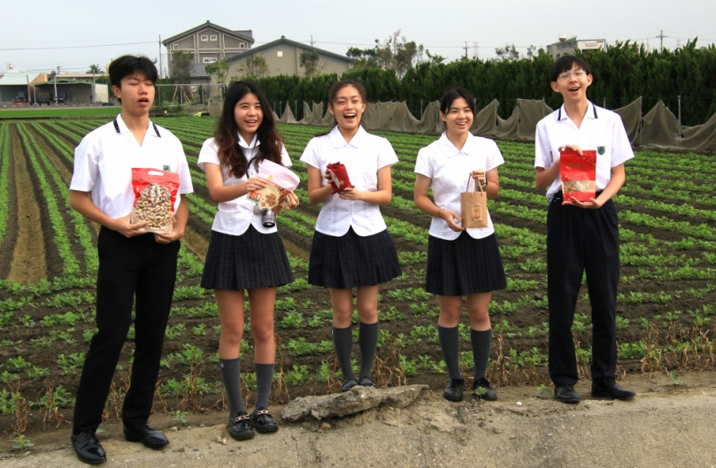 雲林斗六維多利亞雙語學校高中生創意行銷雲林在地有機農業 「好運花生堂」美傳海內外 盈餘幫助雲林弱勢學童〜