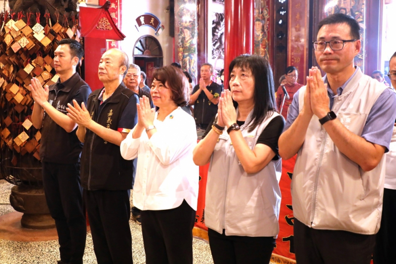 天上聖母媽祖1065周年聖誕 嘉義市長黃敏惠率市府團隊赴各廟宇參拜 結合傳統表演藝術 祈求國泰民安〜