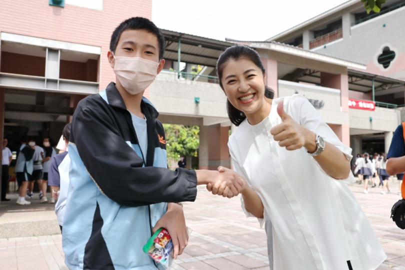 國中教育會考登場　縣長為學生加油打氣