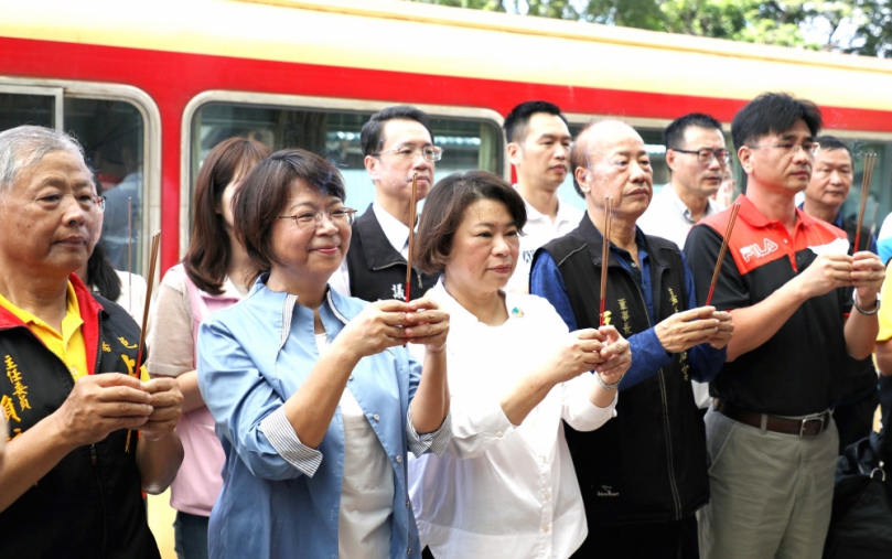 與神同行！嘉義市玉三聖母與玄天上帝搭阿里山林鐵火車為沿線祈安 市長黃敏惠為林鐵通車送上滿滿祝福〜