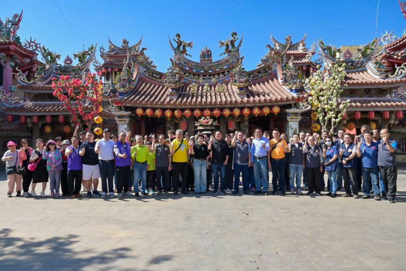 馬公市長黃健忠率團赴嘉義配天宮參香祈福 感念媽祖慈恩 預告四月與朴子市締盟 深化雙市交流情誼 黃市長指出，這項締盟計畫是在蔡董事長大力牽線促成下逐步推進，象徵馬公與朴子兩地建立起信任與合作基礎。