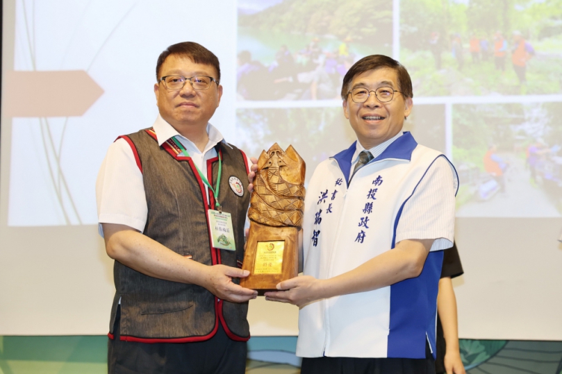 「原住民族土地古道、文化遺址及環境永續調查維護計畫」評鑑 投縣勇奪特優