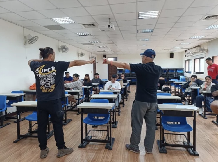 部落傳奇｜花蓮神弓頭目陽光福，應邀台北林口體育大學授課，公開武林絕學，學生們收穫滿滿！