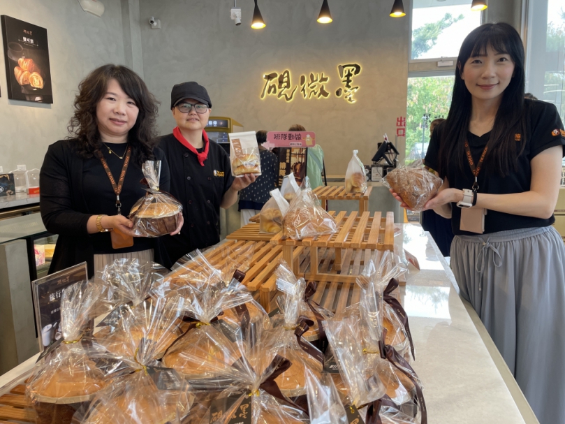 老楊方塊酥烘焙副品牌硯微墨  母親節限定「心願蛋糕」、「乳酪條禮盒」全新登場   硯微墨從嘉義出發