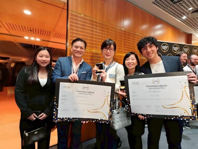 台灣之光！中山醫大物治系校友葉晉毓巴黎發明展奪雙金