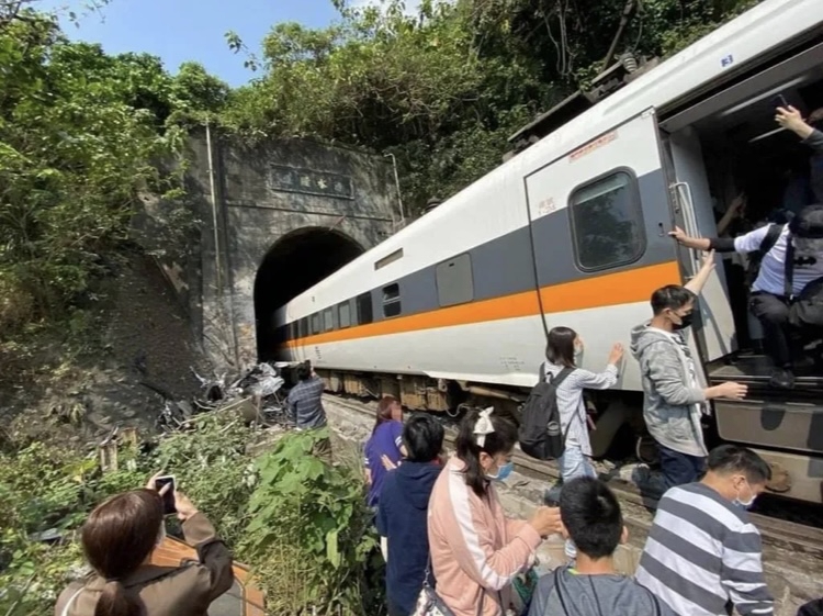 49人死亡、213人受傷｜太魯閣號二審判決出爐：李義祥判刑12年6月 ，家屬盼正義真正到來！