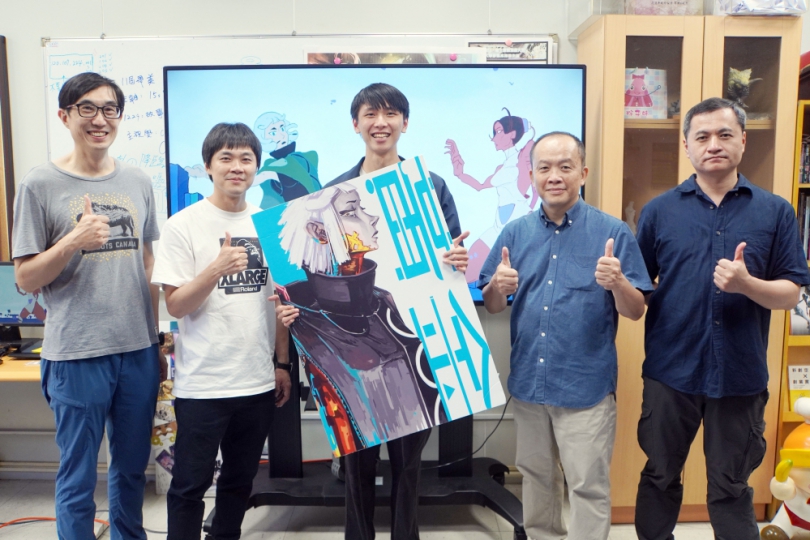 大葉多媒體羅冠宇同學（中）作品奪獎，感謝老師指導。（照片大葉提供）