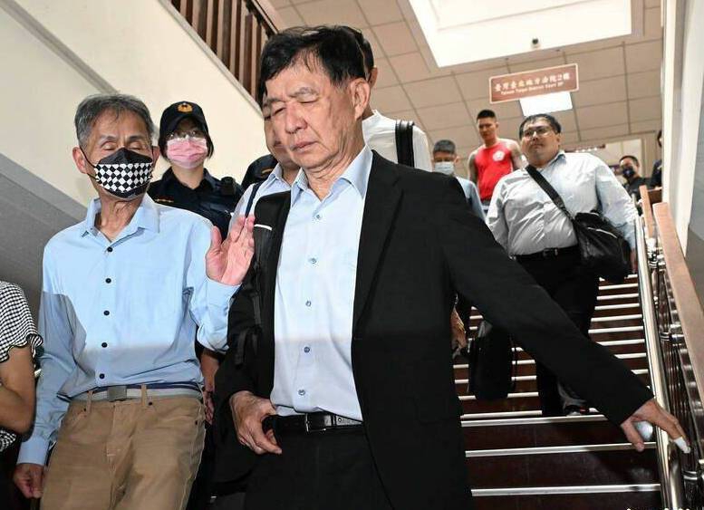 彭振聲捲入官司後悶悶不樂與昔日老同事幾乎不再聯絡