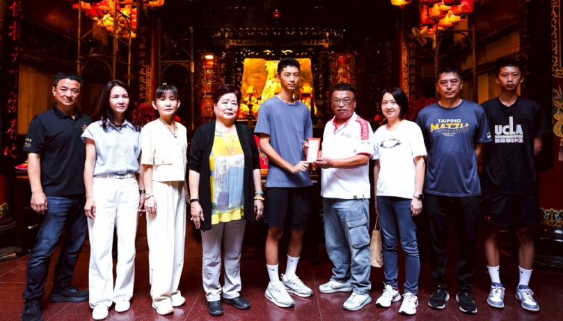 中華職棒樂天桃猿隊首輪指名選手鍾亦恩返鄉還願謝恩 雲林西螺福興宮太平媽祖慈佑西螺之光！