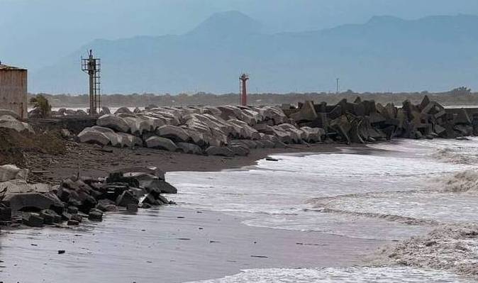 林園海岸侵蝕加劇高市增125塊消波塊投放