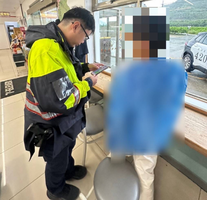 遲來的愛情｜虛擬情人網戀未曾謀面，教唆50歲男購買1500000元的黃金，大武警狠心打醒一場春夢！
