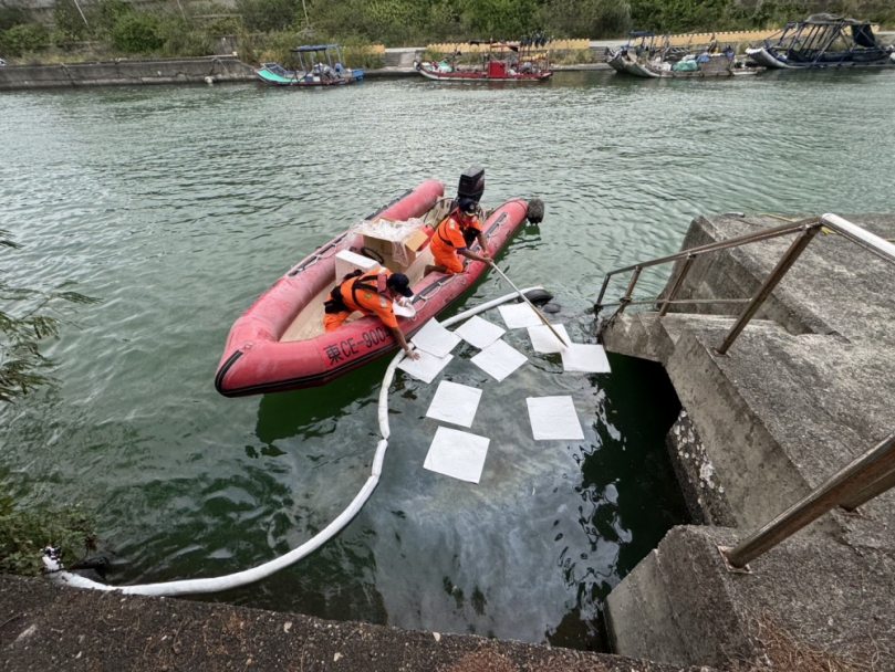 大武港區驚見油汙染|海巡立即應處處置