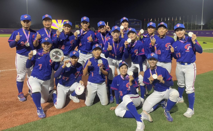 第四屆亞洲盃女子棒球錦標賽,台灣隊勇奪銀牌,取得2026年世界盃資格賽。(照片和德基金會提供)