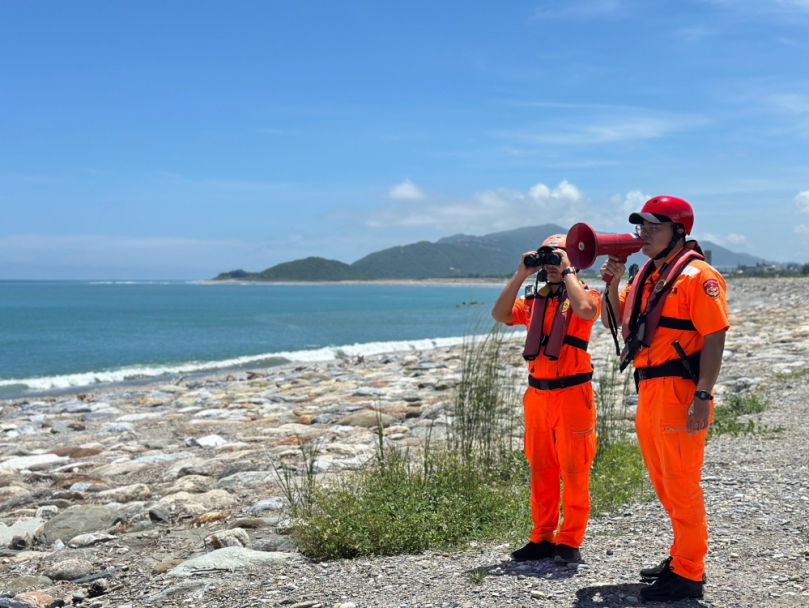 中度颱風鳳凰來襲｜海巡人員戒備守護