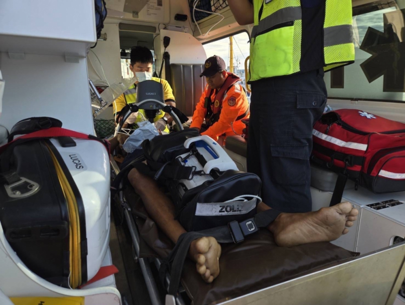 伽藍港區漁工昏迷｜海巡消防即刻搶救送醫