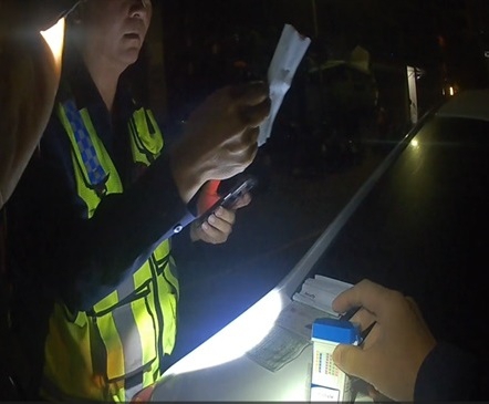 車輛違停被保大員警攔下    經唾液快篩赫然是起毒駕