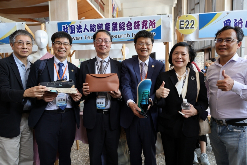 嘉大校務諮詢暨產學顧問大會 展現跨域研發與人才共育成果  現場超過30 件學術合作研發成果壁報