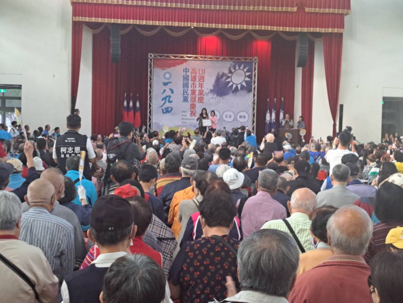 鄭麗文首度同框柯志恩支持柯志恩就是支持和平