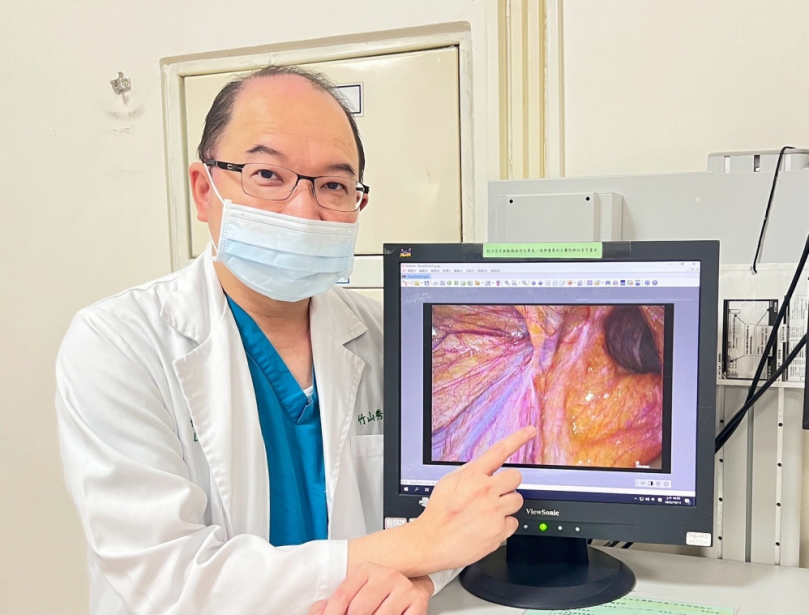 腹腔鏡微創手術成復發型疝氣新解方:高齡三次復發、複雜雙側案例成功脫困