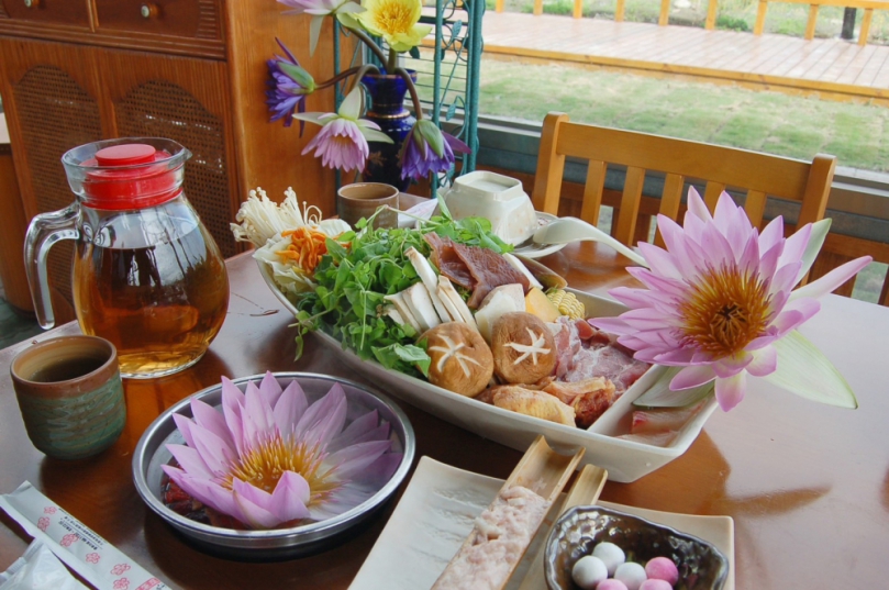 人類吃火鍋已經有3600年的歷史|114/12/1至115/2/15,凡在櫻田野養生休閒農莊點發發鍋系列,贈一杯養生當歸露冬季補一下,暖冬又暖胃!