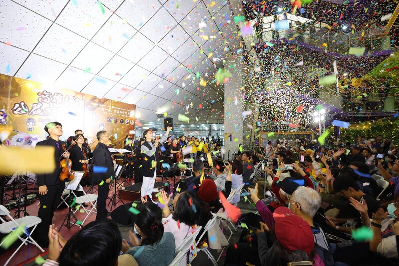 高雄捷運單日運量逾35萬改寫今年新高