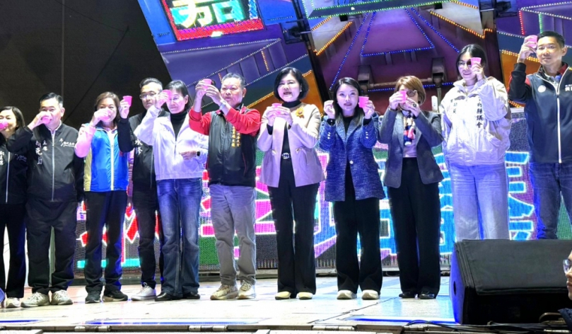 雲林斗六保竹李天宮舉辦平安福宴 縣長張麗善、立委張嘉郡率隊祈福 紅螞蟻阿錡與群星熱力開唱 歡樂共享平安宴!