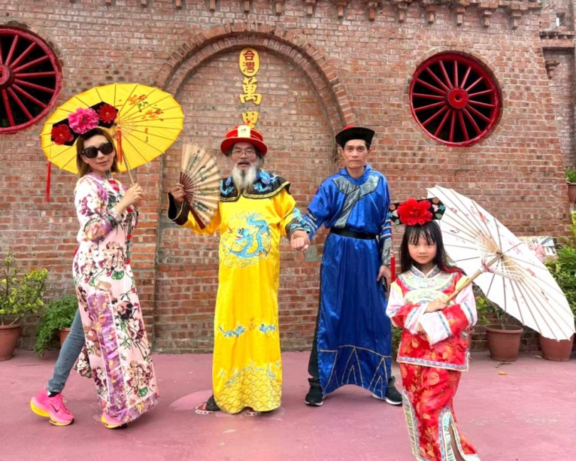 台南白河「台灣萬里長城」推耶誕變裝優惠 穿全套耶誕裝免費入園、配戴耶誕帽199元！